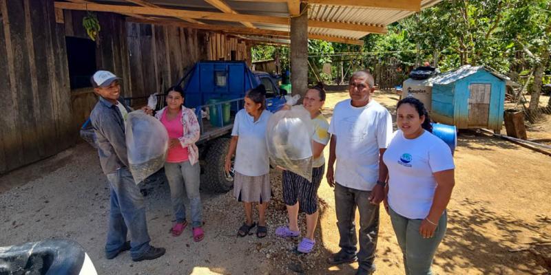 Entregan más de ocho mil alevines de tilapia en comunidades de Petén