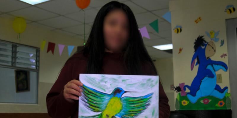 Adolescente en bazar