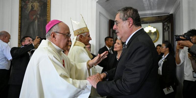 Presidente Bernardo Arévalo y Vicepresidenta Karin Herrera