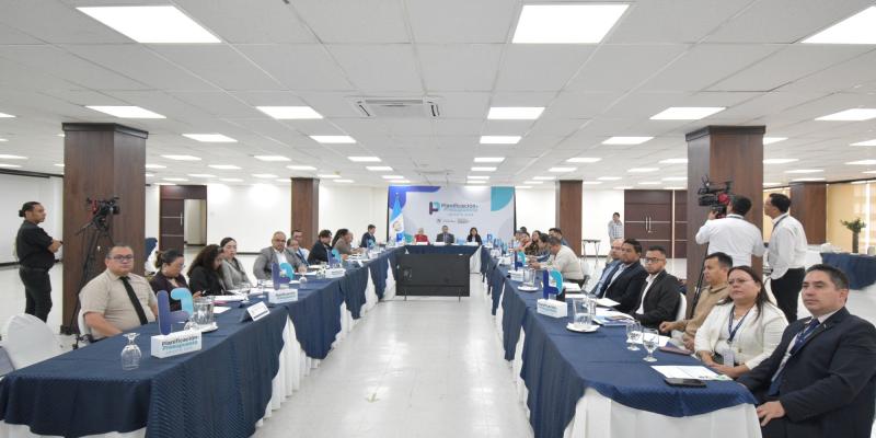 Presentación de efectuó en el edificio central del Ministerio de Finanzas Públicas.