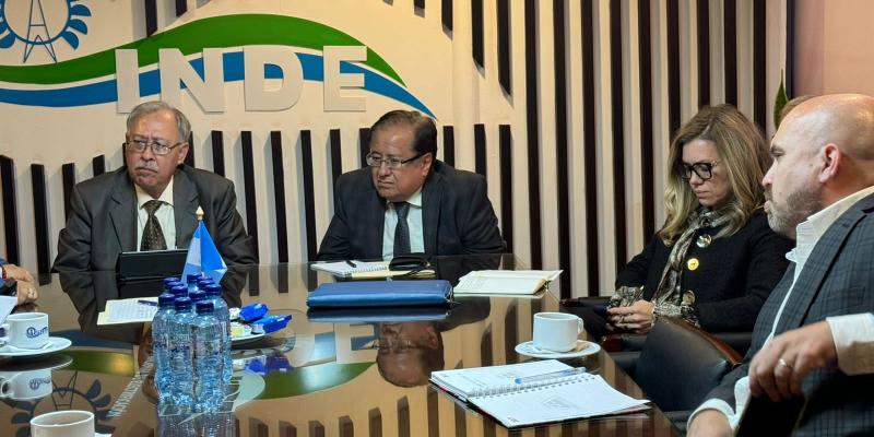 Reunión de autoridades del INDE y Quetzaltenango