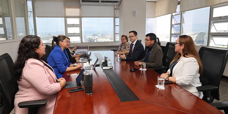 El Ministro del CIV entregó la propuesta de nuevo ROI a la Directora de ONSEC