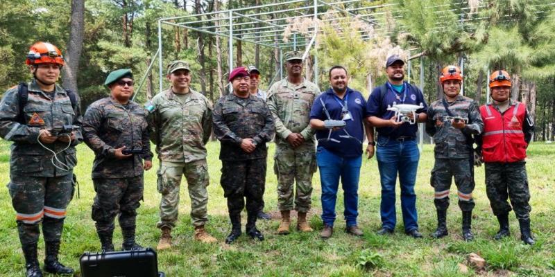 Jefe del Estado Mayor de la Defensa Nacional realizó un recorrido por las actividades que desarrollan en el marco de CENTAM GUARDIAN 2025