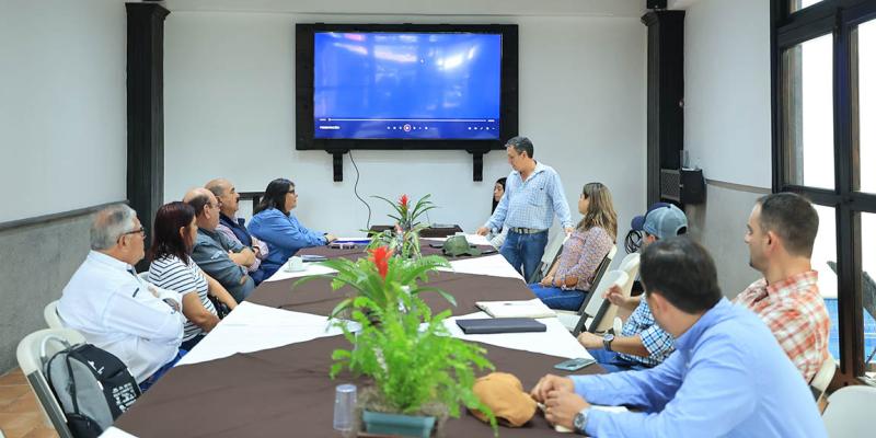 Ganaderos de Alta Verapaz suman esfuerzos para erradicar el gusano barrenador