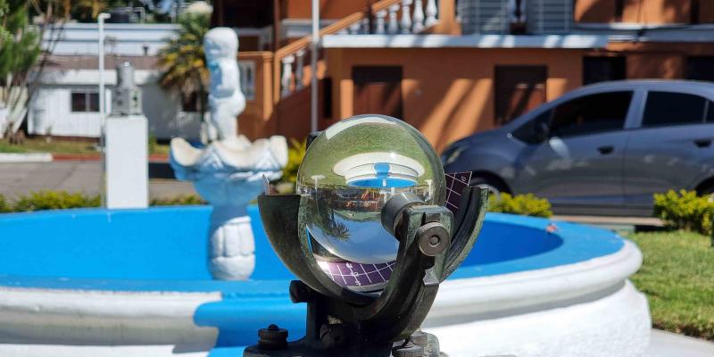 ¿Sabías que existe un instrumento que "graba" la luz del sol? Descubre qué es un heliógrafo y para qué sirve