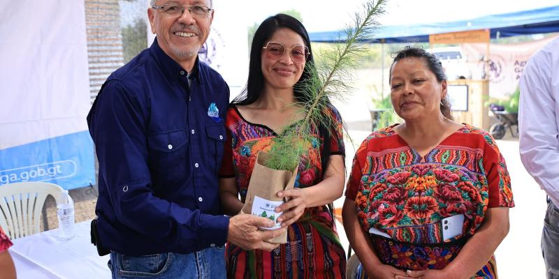 Inicia programa de reforestación “Restaurando mi Cuenca”