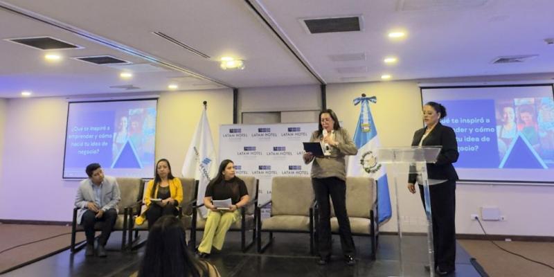 Durante la actividad se desarrolló la conferencia “Impulsando la Innovación y el Crecimiento Empresarial.