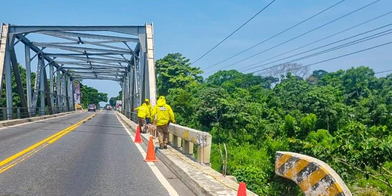 COVIAL da mantenimiento al puente Ixtacapa para garantizar la seguridad vial en el suroccidente