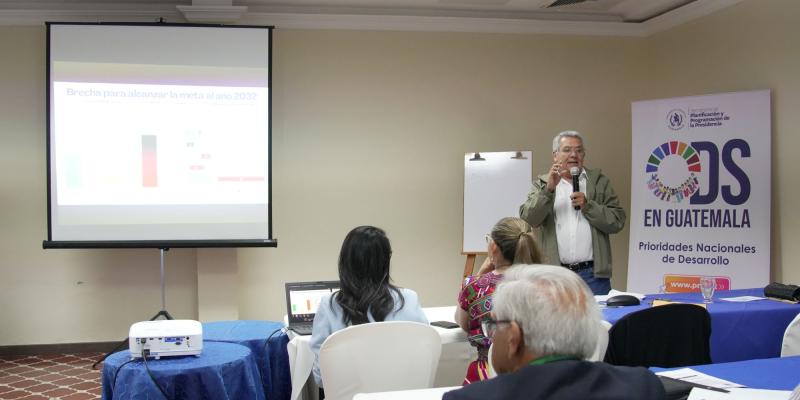 Taller de validación de datos con representantes del sector público. 