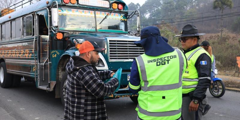 DGT pide a conductores de transporte extraurbano mantener sus documentos en regla