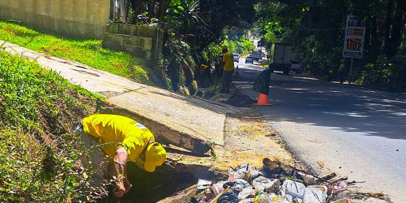 COVIAL refuerza limpieza vial en la CA-9 Norte para prevenir inundaciones