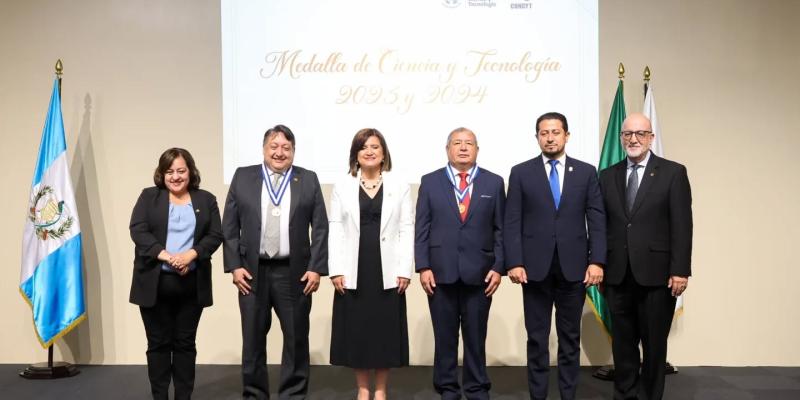 Agrónomo y arqueólogo guatemaltecos reciben Medalla de Ciencia y Tecnología