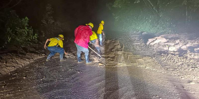 COVIAL atendió emergencias por derrumbes en rutas de Sololá durante el fin de semana