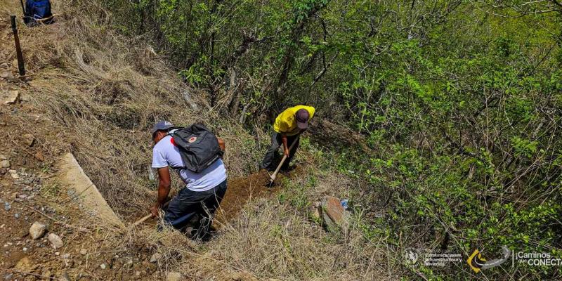 Mejoran camino rural en San Agustín Acasaguastlán, El Progreso, beneficiando a más de 10,000 vecinos