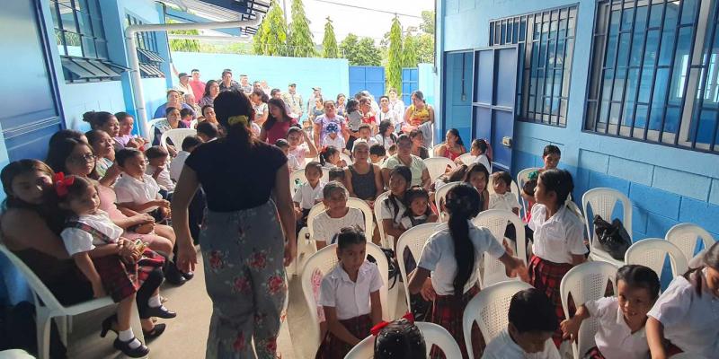 Niños del caserío Primavera, de Malacatán, regresan a clases en una escuela renovada, segura y digna