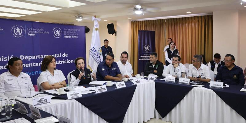 Fortalecen combate a la desnutrición en Petén