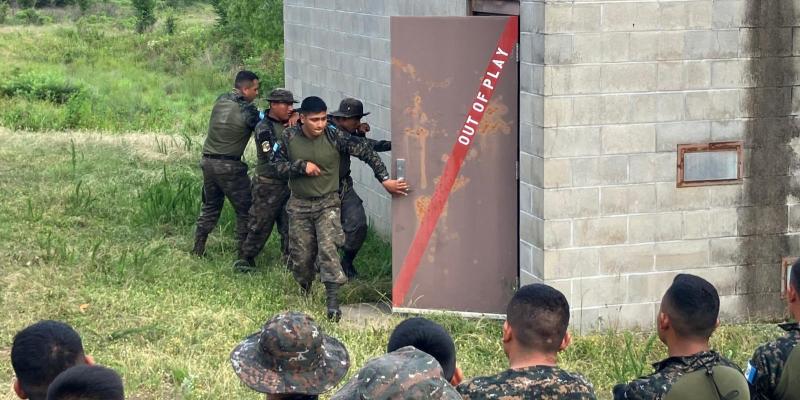 Ejército de Guatemala fortalece sus capacidades de reacción mediante entrenamiento coordinado con la Guardia Nacional de Arkansas