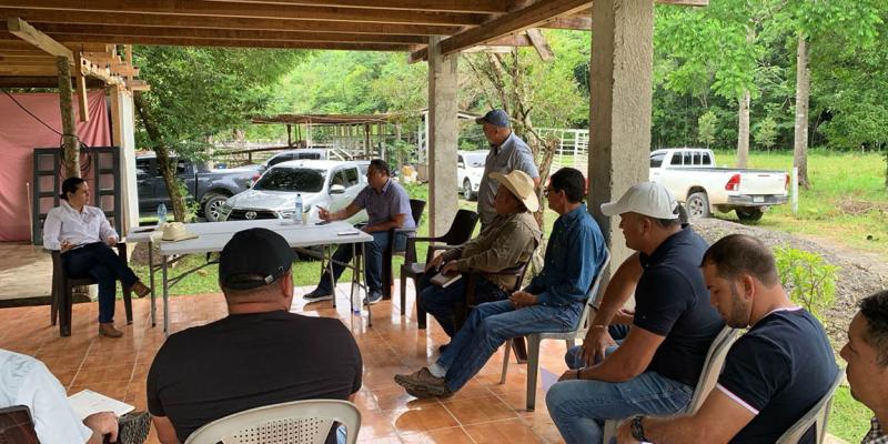 MAGA fortalece alianzas con productores ganaderos del sur de Petén