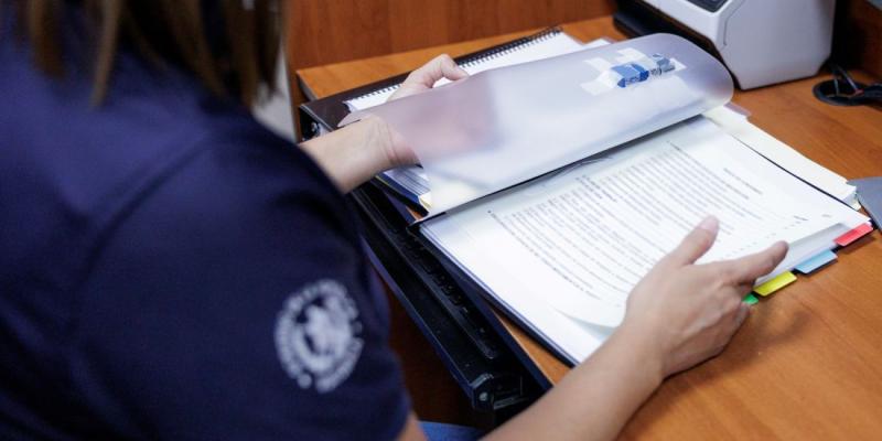 Como parte del proceso de evaluación, el examen de oposición y las entrevistas a los aspirantes forman parte de los cinco criterios que el Ministerio considera para calificar a los postulantes. 