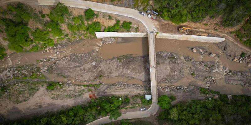 Trabajos en puente Tobar fortalecen la movilidad y economía de San José La Arada
