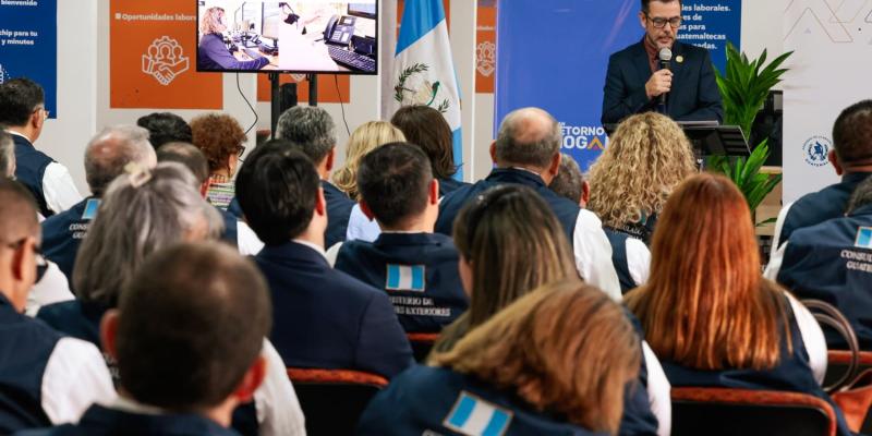 Cuerpo consular guatemalteco visita el CAR