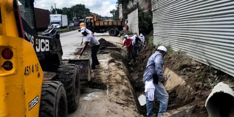 Caminos concluye atención a emergencia vial en puesto de control de la SAT en El Progreso