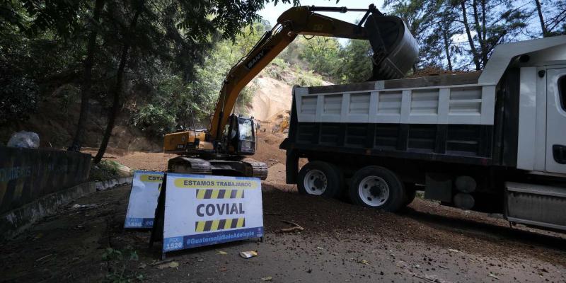 Remueven derrumbes en ruta entre San Juan del Obispo y Santa María de Jesús