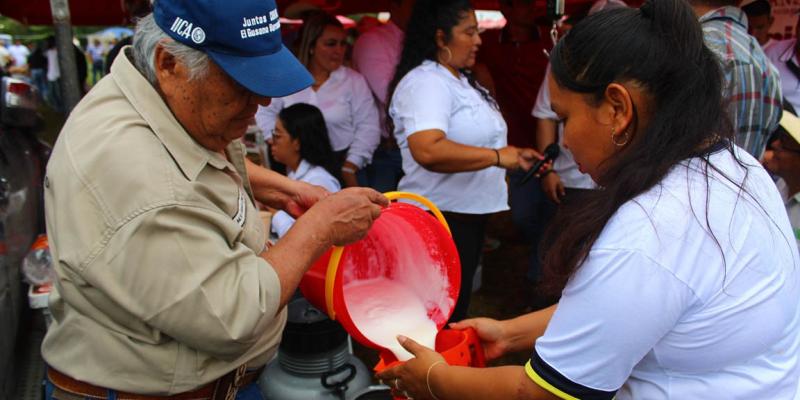 Concurso de la Vaca Lechera impulsa desarrollo ganadero en Santa Ana, Petén