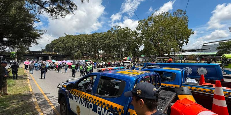 Habilitan paso vehicular tras bloqueos a nivel nacional