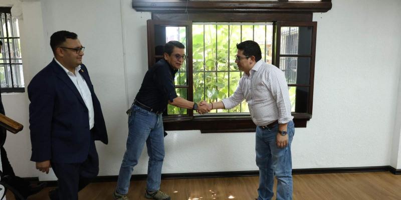 Un paso más hacia la modernización: ministro visita a las nuevas instalaciones de la Dirección General de Transportes