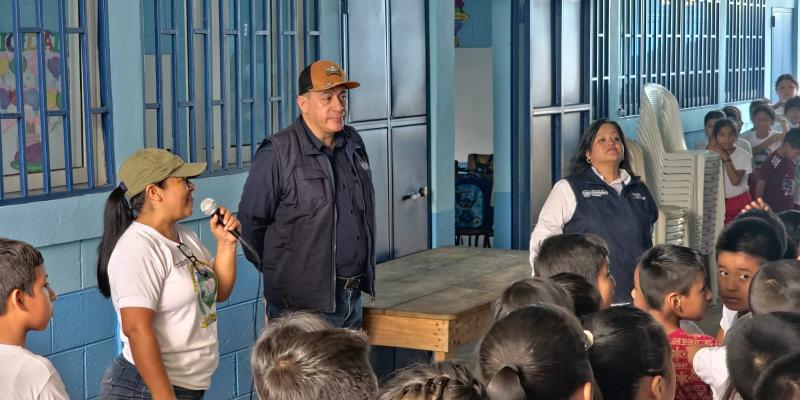 Mejorando la educación en Malacatán: UCEE renueva la Escuela Primavera con nueva infraestructura y mobiliario escolar