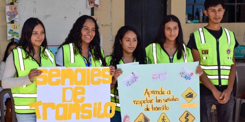 Jóvenes servidores cívicos se capacitan y comparten sobre prevención de drogas y educación vial 