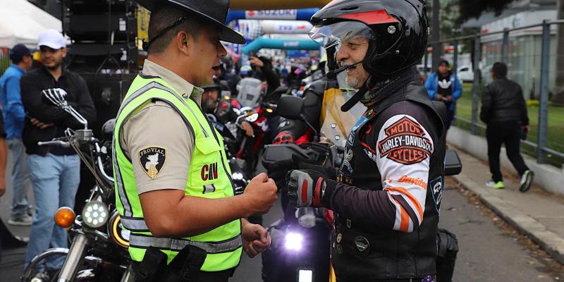 Motoristas celebran su día con una caravana resguardada y educativa liderada por PROVIAL