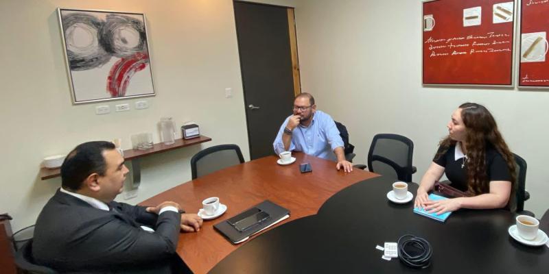 Turismo sobre ruedas y en regla, DGT y CAMTUR impulsan control inteligente para transporte turístico