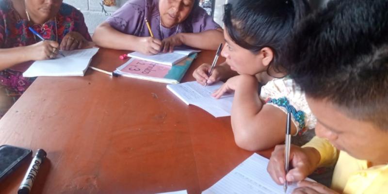 Alfabetización por radio: conoce las ventajas de una alternativa accesible y con respaldo institucional