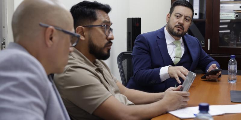 Avanza coordinación para retomar obras viales prioritarias en el nororiente del país