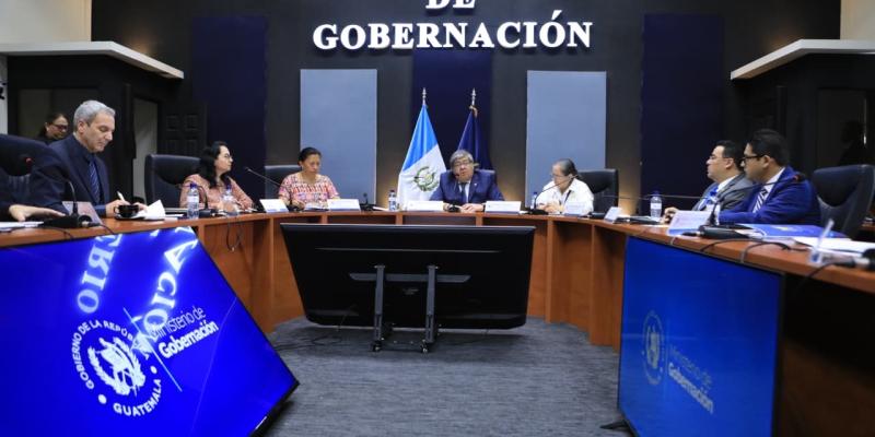 Refuerzan mecanismos de diálogo y compromisos laborales