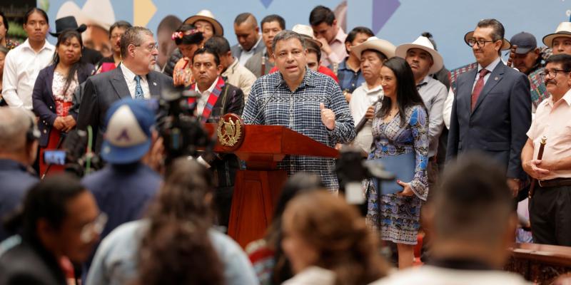 Gobierno de Guatemala realizó una conferencia de prensa para anunciar y explicar de qué trata la iniciativa de ley.