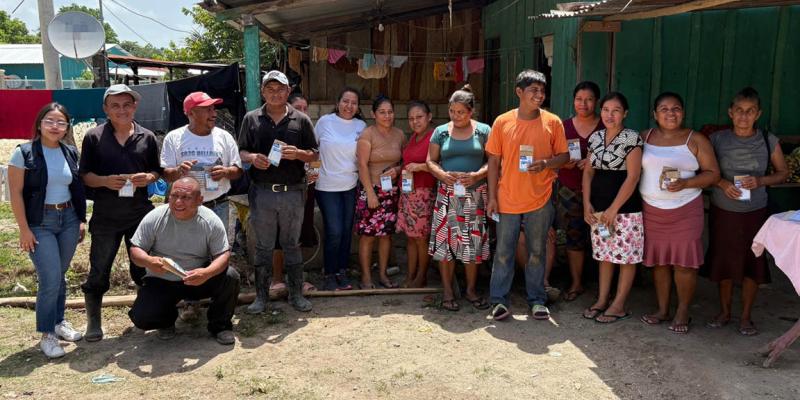 Agricultores de Petén reciben semillas de hortalizas