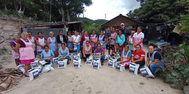 Agricultores de las Verapaces y Quiché reciben semilla de maíz ICTA B-7