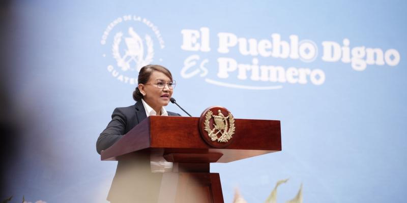 Iliana Peña, subsecretaria de Cooperación y Alianzas para el Desarrollo, expuso sobre los avances que presenta Becas por Nuestro Futuro.