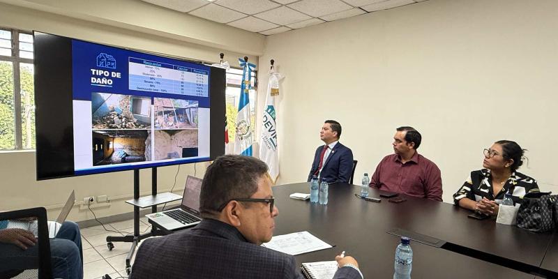 Gobierno y organizaciones suman esfuerzos para atender a familias afectadas por sismos