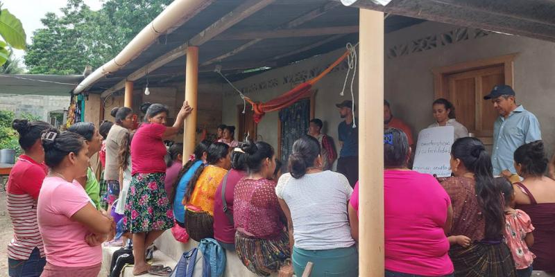 Familias elaboran abonos orgánicos para mejorar sus cultivos