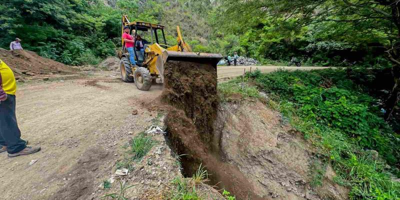 Caminos atiende socavamiento en Chiquimula con trabajos de drenaje y contención