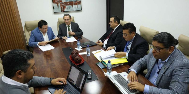 DGT y autoridades locales coordinan acciones para regular el transporte en Chicacao, Suchitepéquez