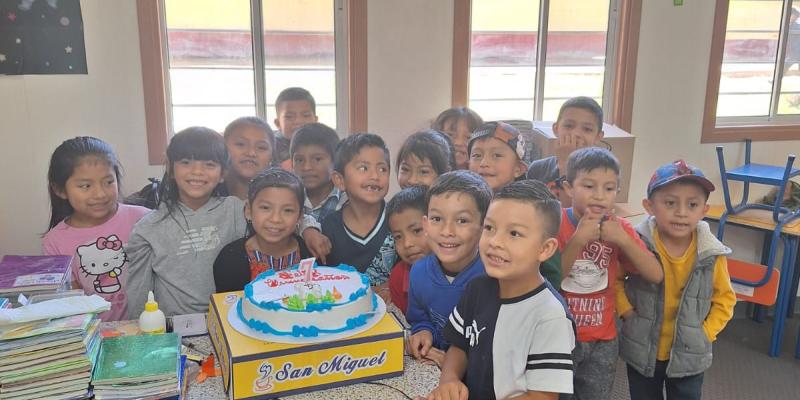 Un cumpleaños que ilumina la educación en El Carmen Chitatul, Quiché