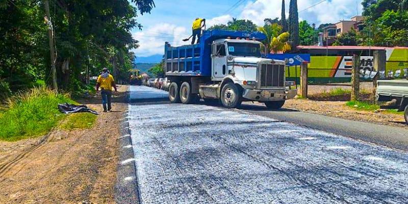 Avanzan los trabajos de recapeo en la CA-1 Occidente entre Huehuetenango y La Mesilla
