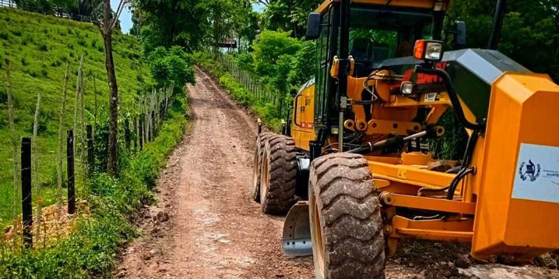 Más de 4,000 vecinos beneficiados con rehabilitación vial en Petén