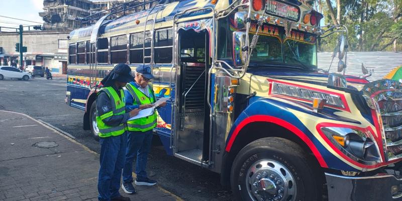 DGT refuerza la seguridad vial con operativo en terminal de zona 8