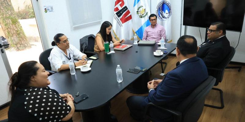 CIV y DGT conocen modelo de transporte de Costa Rica para fortalecer la regulación en Guatemala